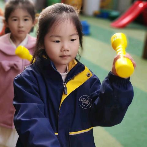 万家福幼儿园中一班——刘梓桐