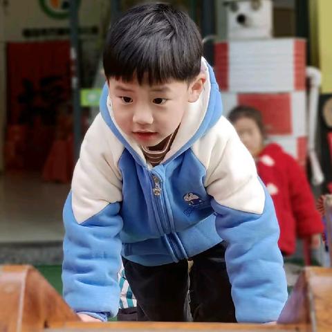 万家福幼儿园中一班——占慕辰