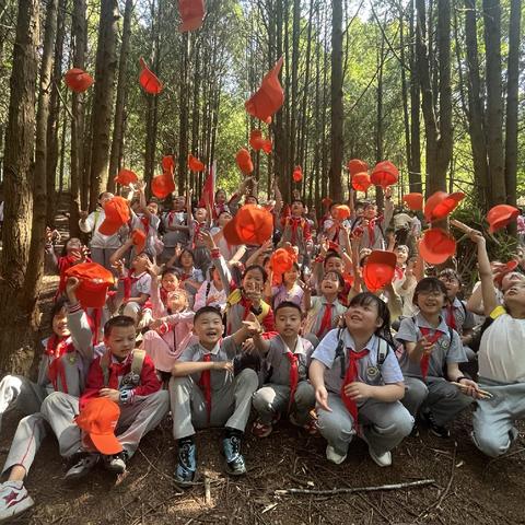 山野拾趣赴春光 砺行成长向美好——西畴县第一小学三年级香坪山研学活动圆满开展