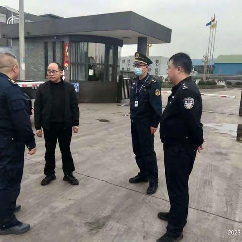 交通交警联合执法，共筑交通运输安全防线