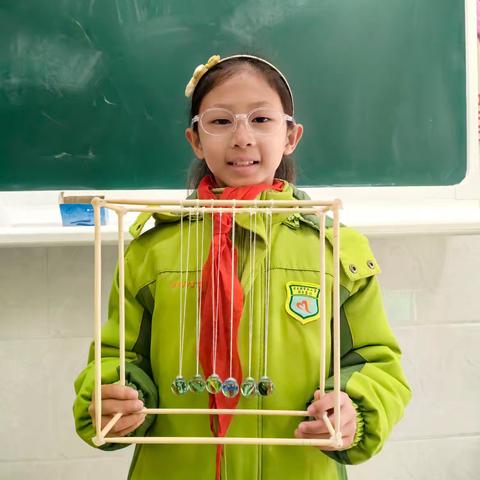 二年级科技节创意作品展示