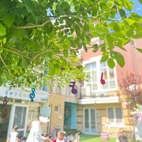 无“乐”不夏，“音”你而来                                                       ——奥龙园小班级部六一主题音乐活动