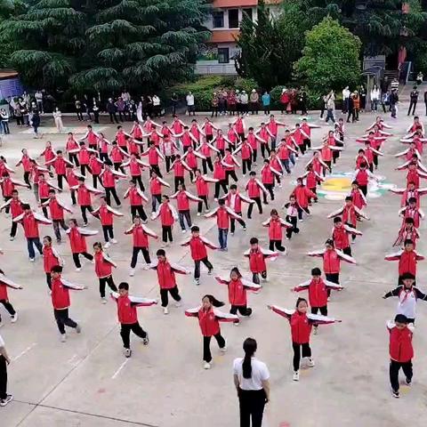 活力校园 多彩成长 ————小堡子小学“六一”活动暨课后服务成果展示