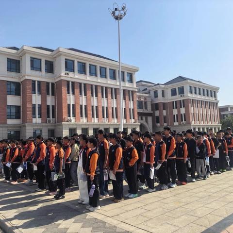 搏浪职场初体验润行成长向未来——我校六年级“搏浪职场・润行成长”职业生涯体验活动圆满落幕