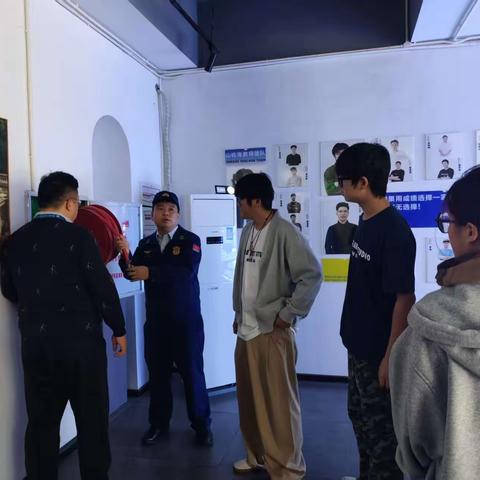 龙华区消防救援大队对辖区重点单位开展消防安全知识宣讲活动