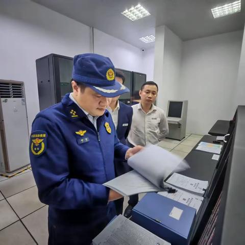 龙华区消防救援大队对辖区住宅小区开展消防安全检查