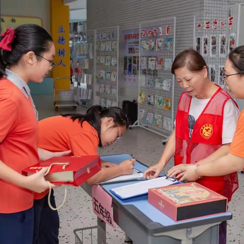 ‘盒’你相约，‘益’起环保——江南小学中秋节月饼盒回收宣传暨重阳节慰问活动