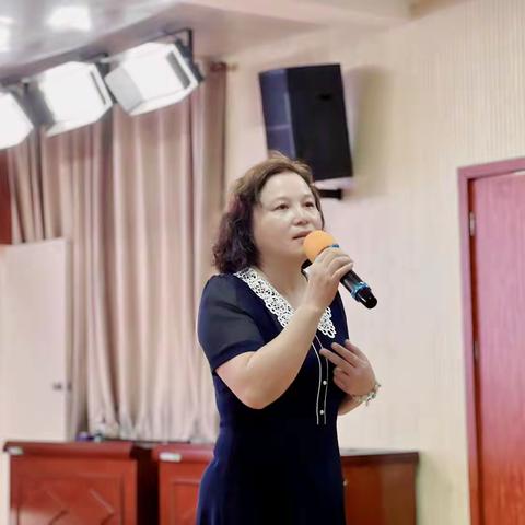 深研细品新教材，芳华待灼新征程 ——2024年海口市龙华区小学英语第三次新教材培训活动