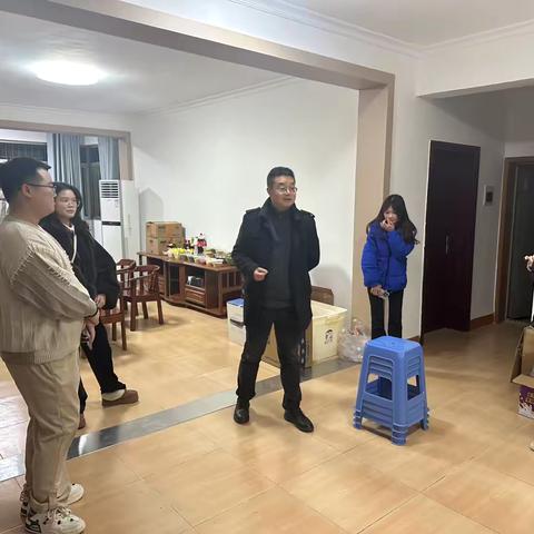 自贡分行暖心团年火锅 情聚异地青年员工