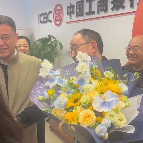 情暖退休季，温馨生日会