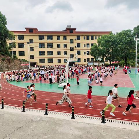 消防疏散演练，筑牢安全防线——七星街镇中心小学消防疏散演练活动