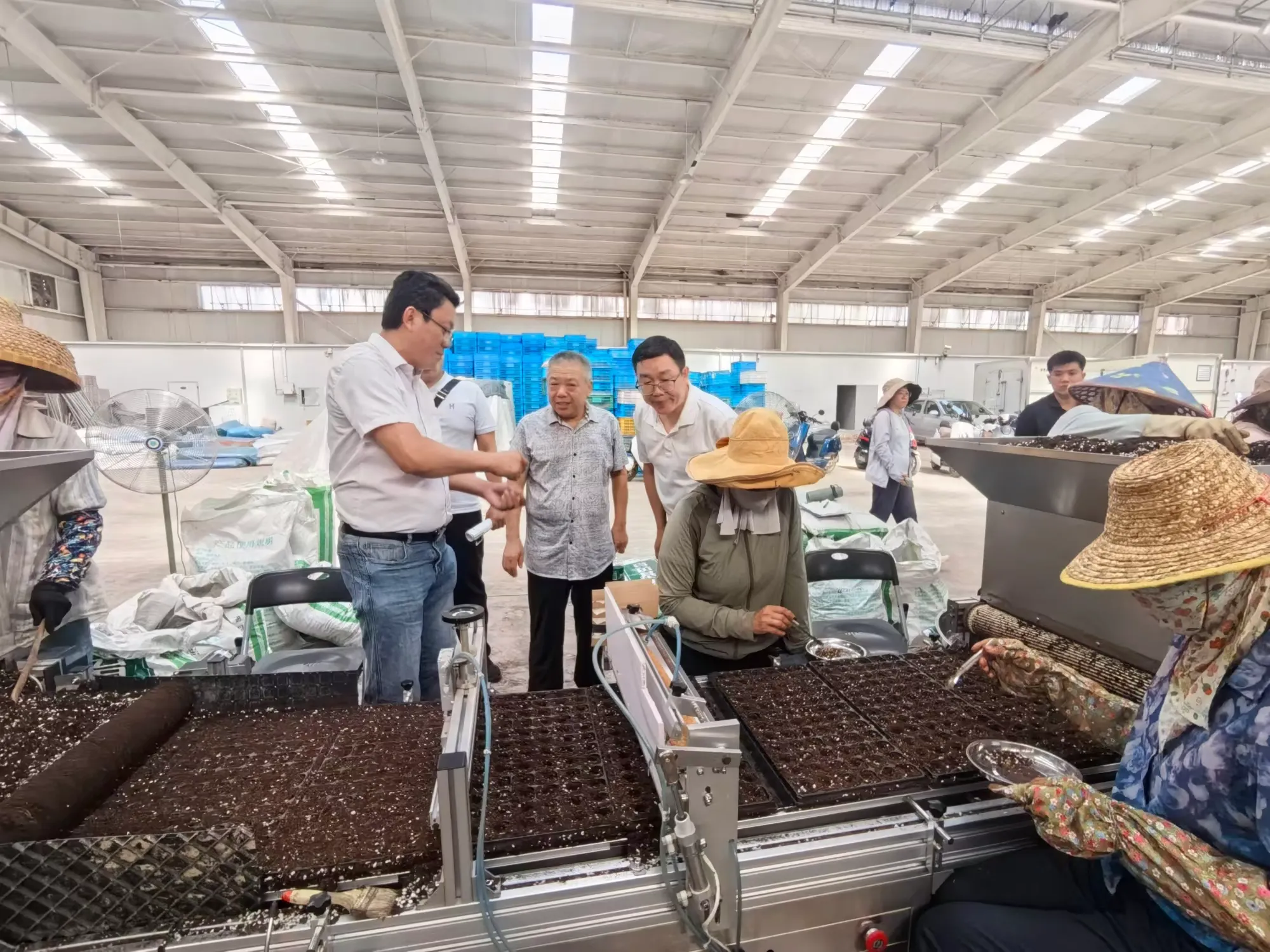 简篇-三亚经济研究院郭强院长一行莅临三亚市热科院崖州基地座谈交流