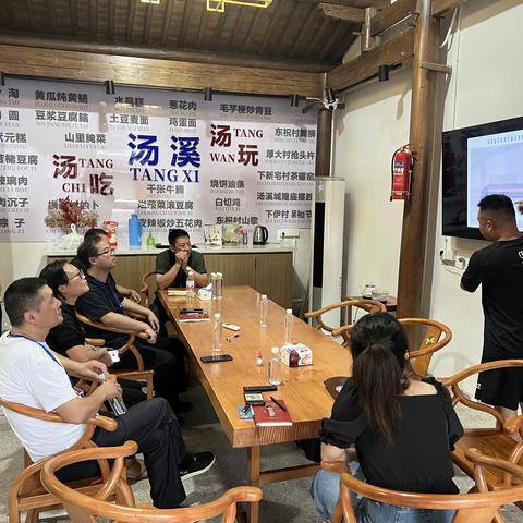 聚焦“烟火气” 助推“夜经济” 实现“大繁荣”— 汤溪镇人大开展“庙街”视察活动助力“三个一号”工程