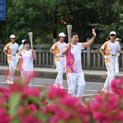 “薪火”接力，汤溪这2名人大代表参与亚运火炬传递！