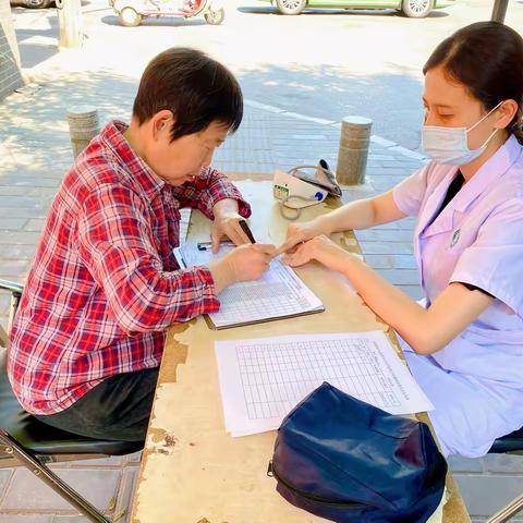 和南社区开展“关爱老人 社区义诊”公益行活动