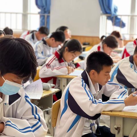 以梦为马 不负韶华——洛阳华洋学校初中部期中考试