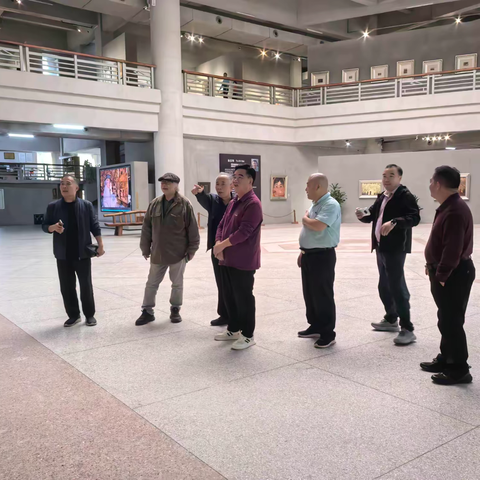 陈茂辉、涂永先一行参观《露梁海战》大画，忆往昔创作历程