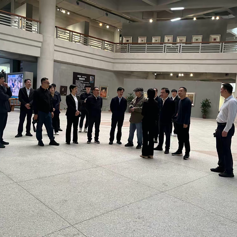 广东省委副秘书长、政研室主任覃东海到涂志伟美术馆调研