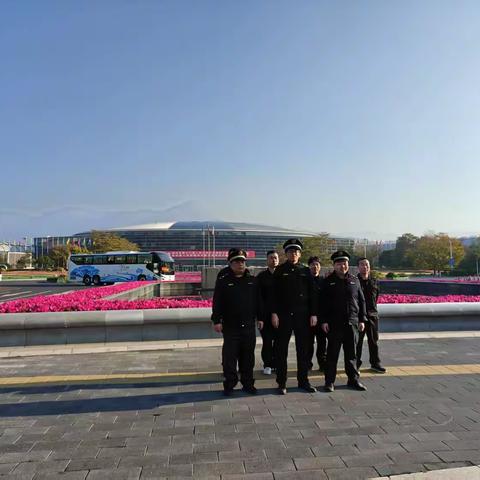 “城市蓝”执法管理不松懈，护航两会显“中国红”
