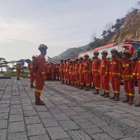 【临沂支队】森林大队开展实装登山拉练，做好防火期林区熟悉工作