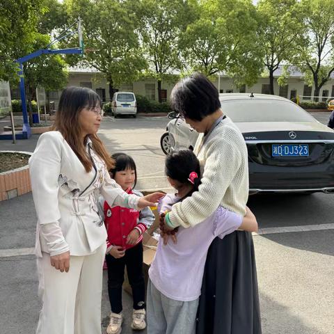 爱心关怀 情暖校园——记衡南县火苗助学基金会走访铁市小学活动