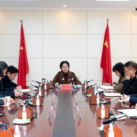 张荷红局长主持召开局党组扩大会传达学习市委主要领导专题党课精神
