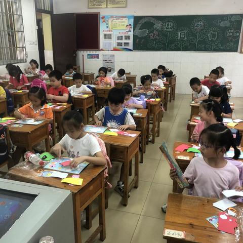 【双减课程】妙手生花——柳州市岩村路小学一年级立体贴画社团活动
