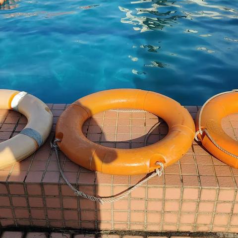 新训大队开展游泳训练安全教育