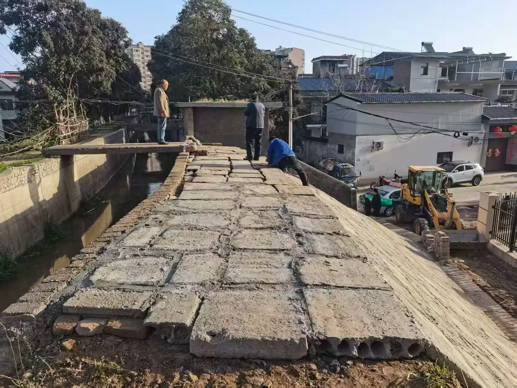 简篇-涧西区西华社区:变废为宝筑新景 社区巧治暖民心