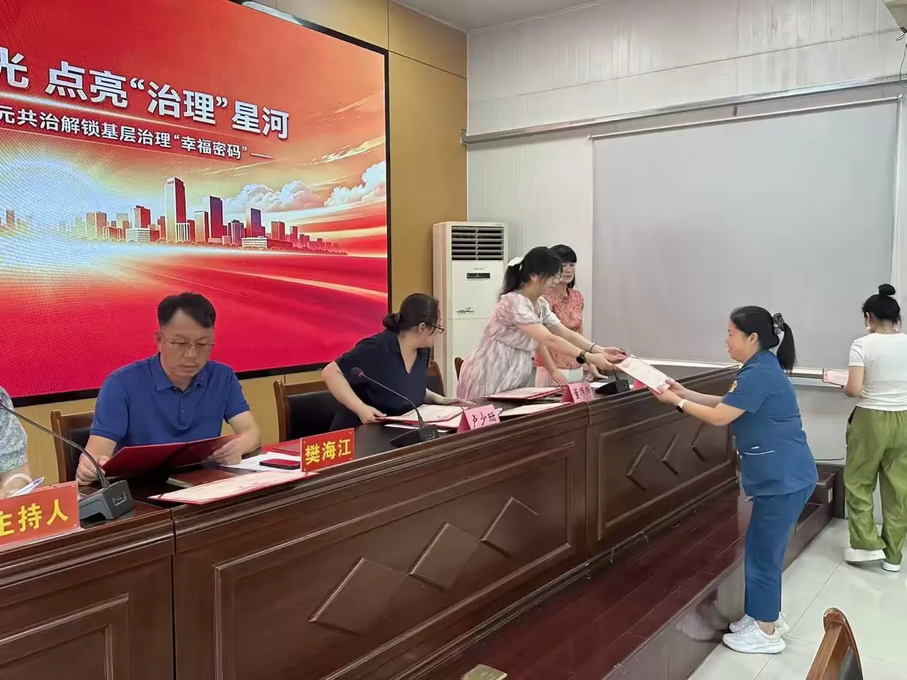 简篇-汇聚“合伙”微光 点亮“治理”星河——涧西区向阳社区以多元共治解锁基层治理“幸福密码”