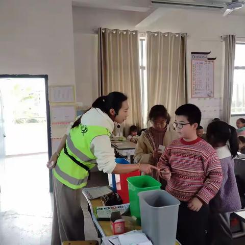 【趣味课堂】垃圾分类进校园 文明习惯伴成长