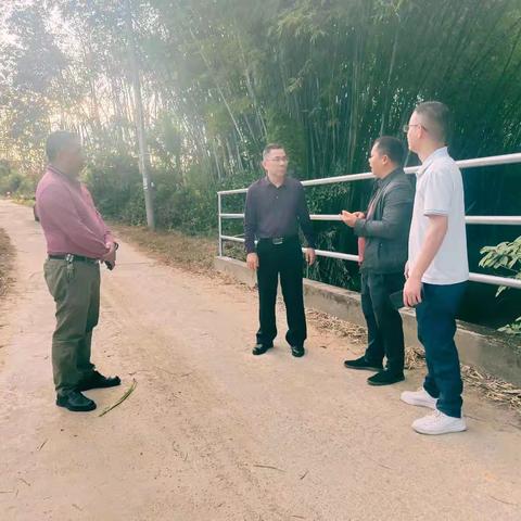 县人大常委会副主任麦延海到多文镇开展巡河工作