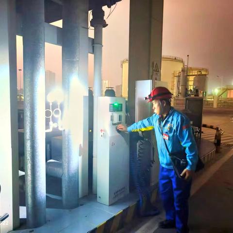 【巴州销售公司】坚守能源保供油 护航元旦万家暖