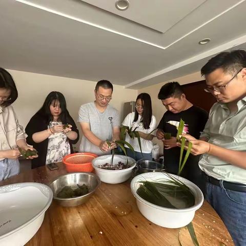 片片粽叶情 包裹廉洁心    --沪武扩建项目TC1标中心试验室举办包“廉洁”粽子活动