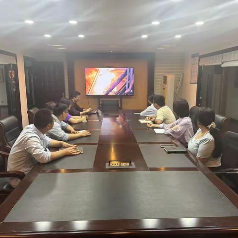 廉洁自律   恪守尽职    --沪武扩建项目TC1标中心试验室观看廉洁教育片《代价》