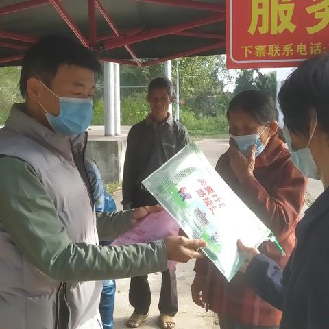 活力定安 文明有我|定城镇持续开展“敲门行动”“送苗上门”志愿服务活动