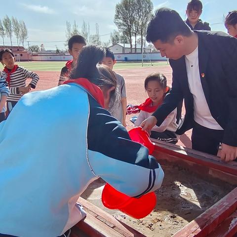 劳动筑梦·同心向阳——达拉特旗吉格斯太镇中心小学“行走的思政课”劳动主题教育实践活动纪实