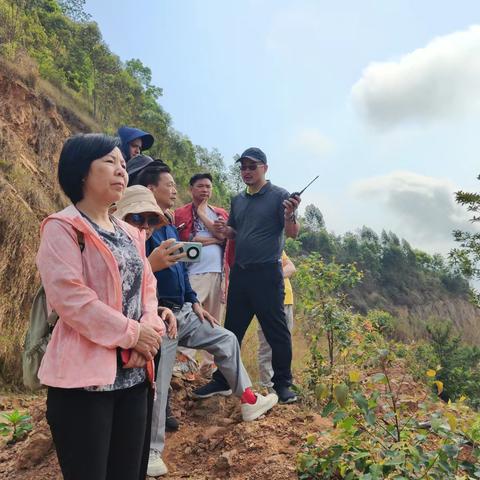 从“罗汉晒肚”到“铜钟山”潮汕仁易堂一日探访五处名墓