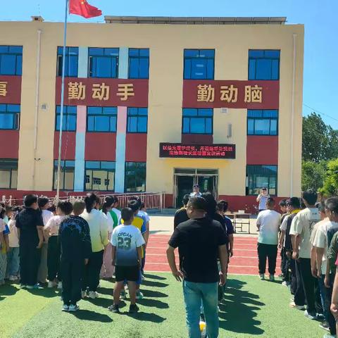 “以法为盾护成长，用爱搭桥助远航” 法治副校长进校园宣讲活动