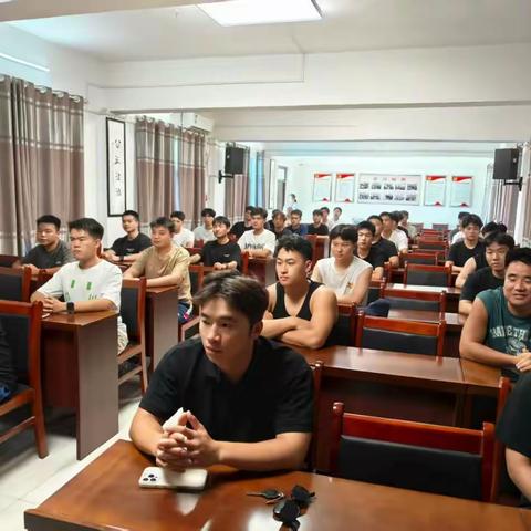 翟镇镇：扎实推进秋季征兵初检工作