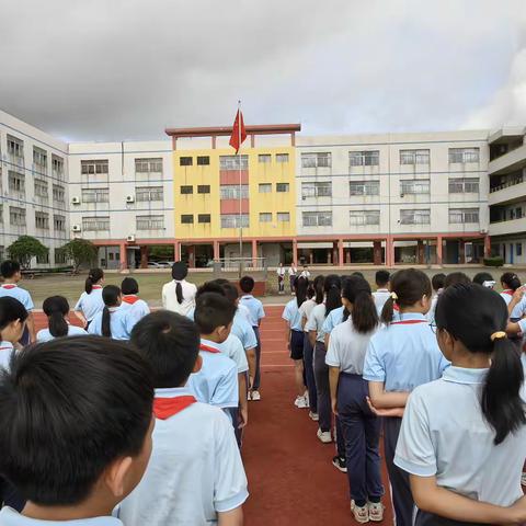 扫黄打非在行动 净化校园我有责 ——港口镇西街小学开展“扫黄打非”系列活动