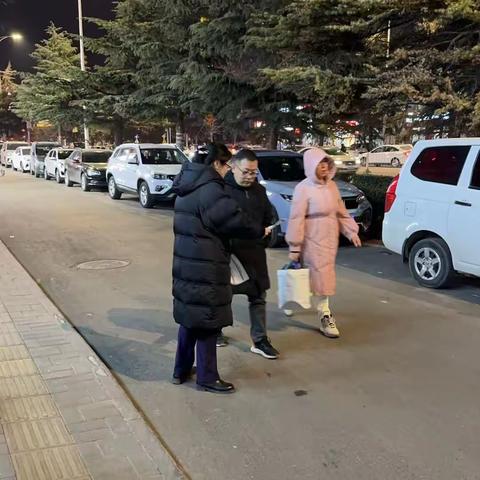 六府塔支行开展防范电信诈骗宣传活动