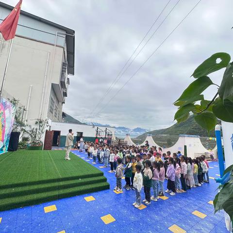 以“练”筑防，临“震”不慌---富庄镇星兴艺术幼儿园地震应急演练活动