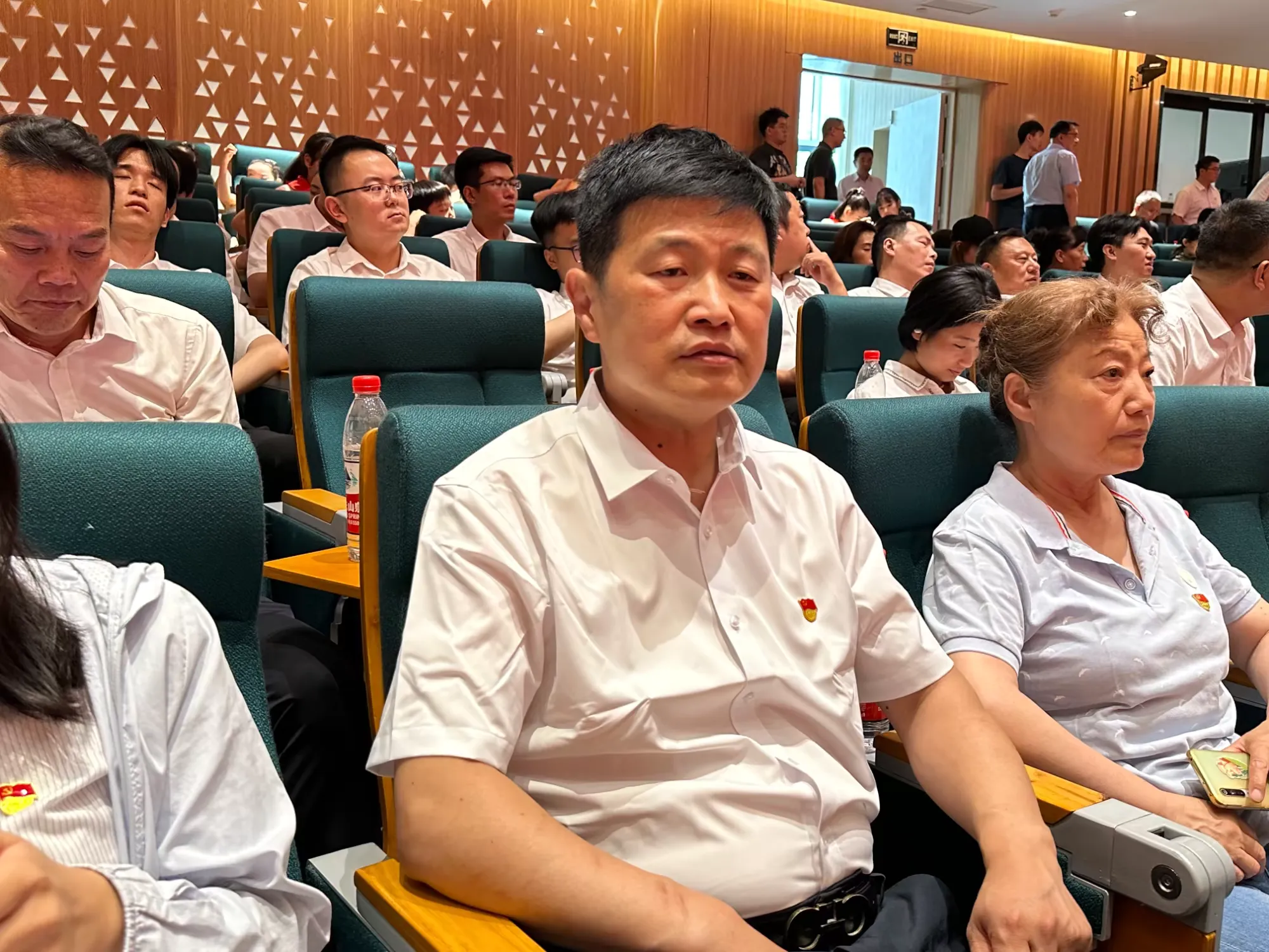 简篇-中恒商城副总经理马峰被授予“天桥区优秀共产党员”