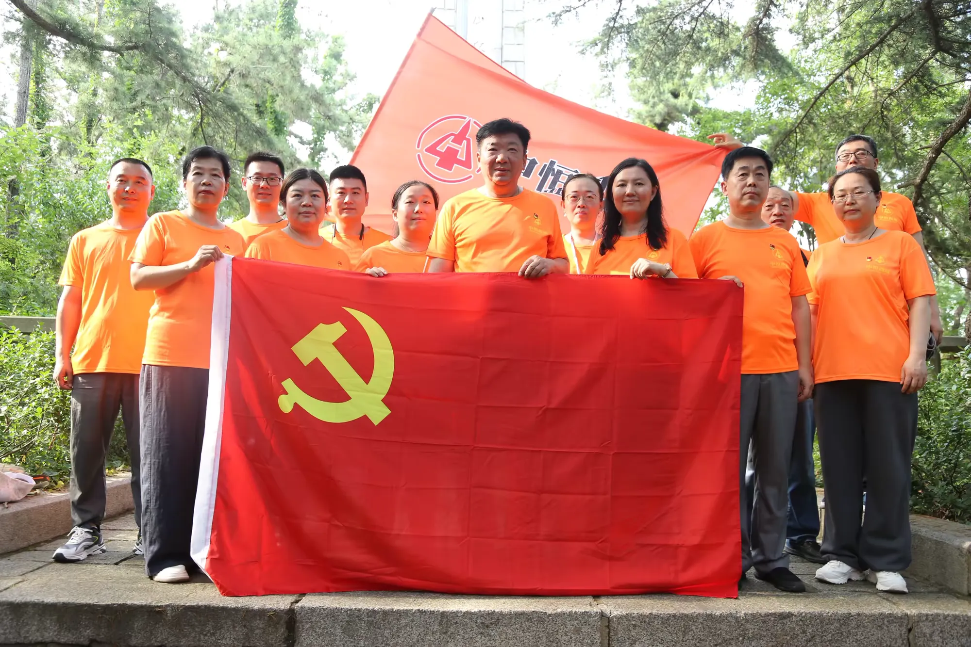 简篇-济南中恒商城党委——赴天福山起义纪念馆开展主题党日活动