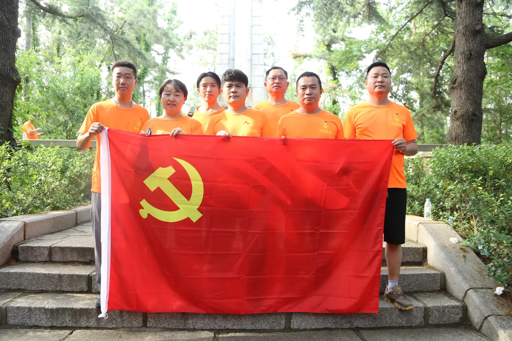 简篇-济南中恒商城党委——赴天福山起义纪念馆开展主题党日活动