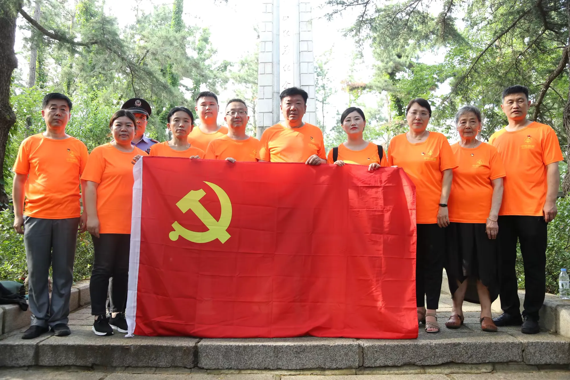 简篇-济南中恒商城党委——赴天福山起义纪念馆开展主题党日活动