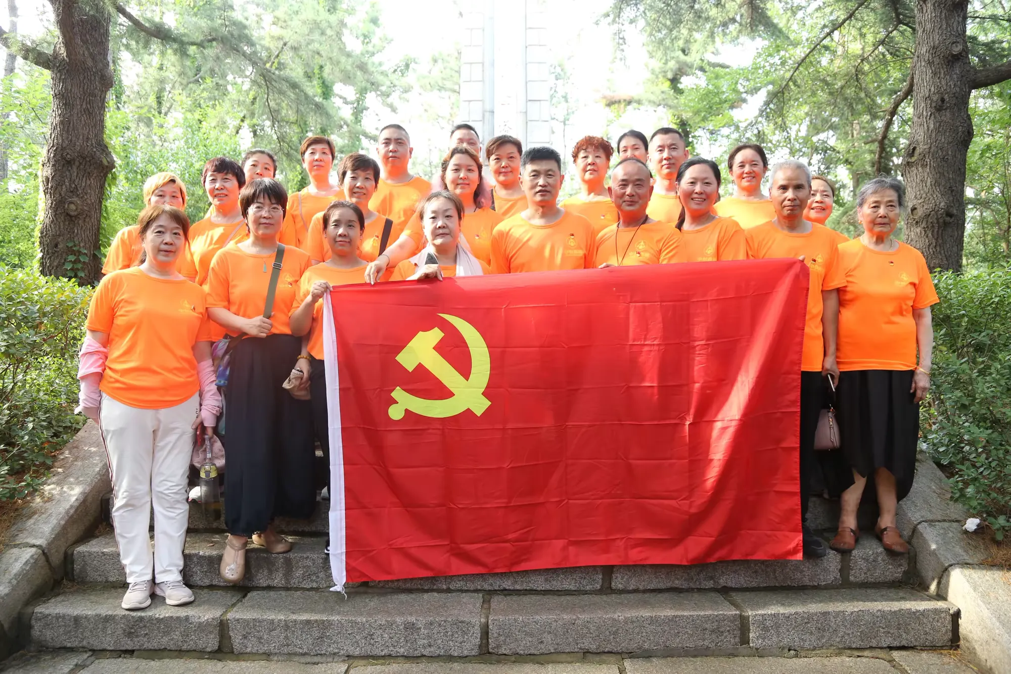 简篇-济南中恒商城党委——赴天福山起义纪念馆开展主题党日活动