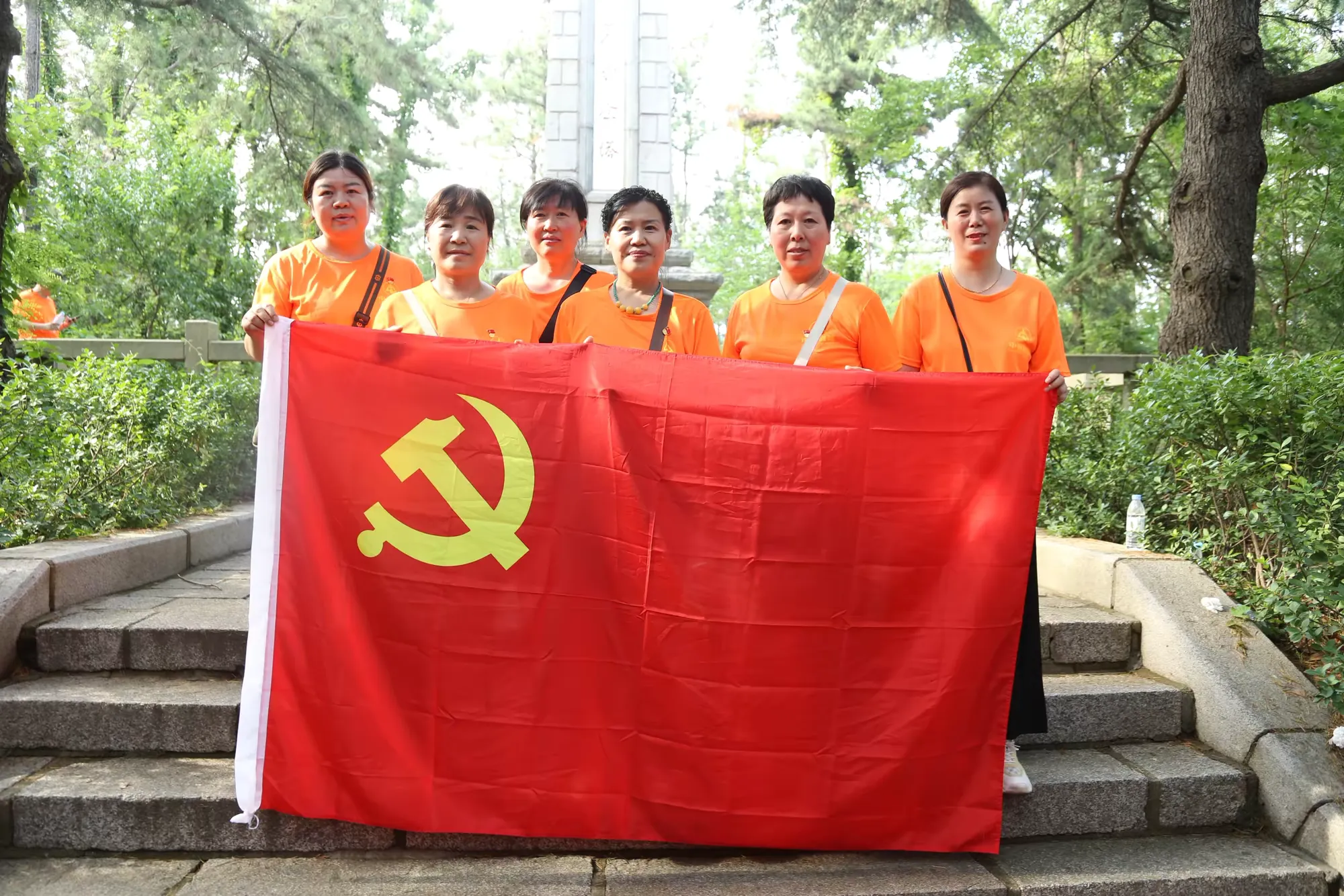简篇-济南中恒商城党委——赴天福山起义纪念馆开展主题党日活动