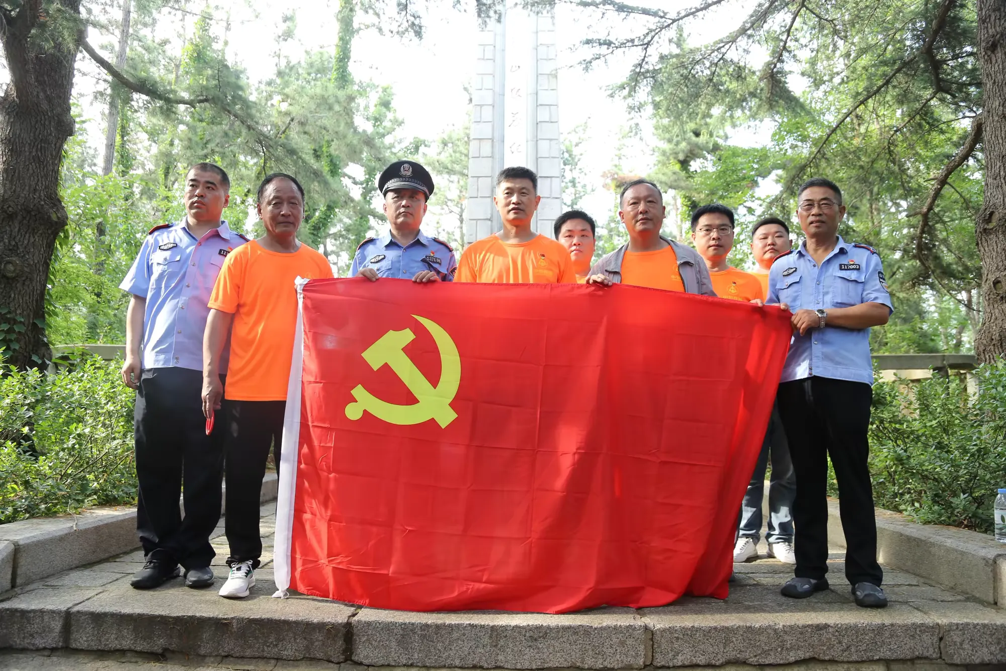 简篇-济南中恒商城党委——赴天福山起义纪念馆开展主题党日活动